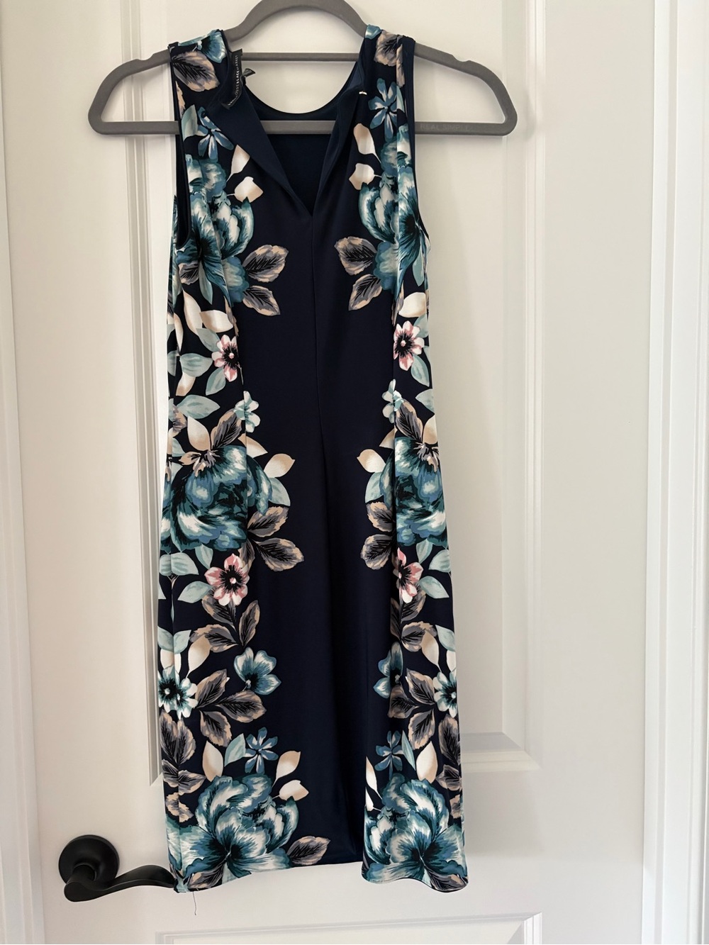 White House Black Market Navy Floral Tank Top